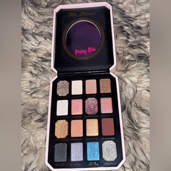 Too faced pretty rich eye shadow palette - Picture 6 of 7